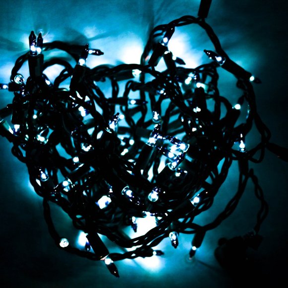 Blue Indoor Outdoor Christmas String Lights 1 Box 100 CT - Picture 7 of 8